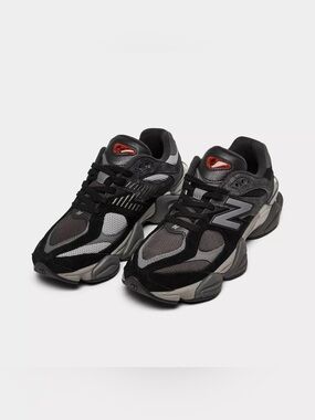 New Balance Black & Gray 9060 Sneakers 8 Women’s/6.5 men’s